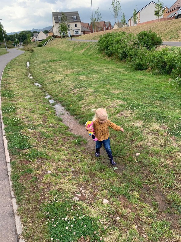 Liv walking
